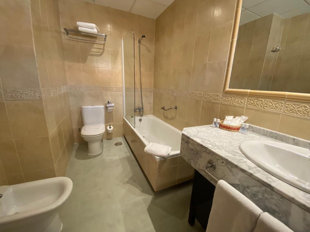 Hotel Equo Aranjuez Bagian luar foto