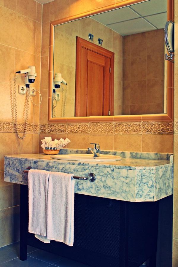 Hotel Equo Aranjuez Bagian luar foto